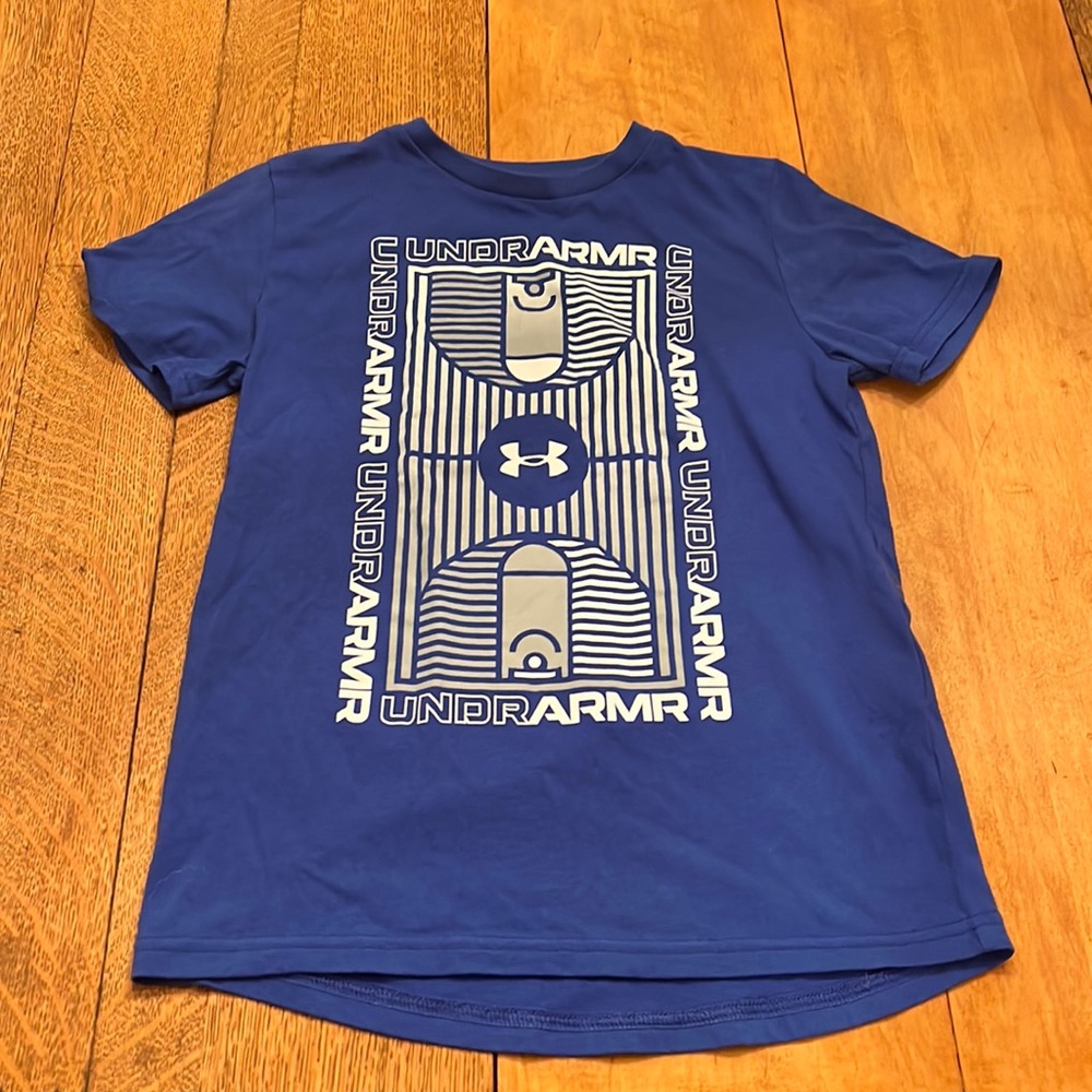 Under Armour shirt youth medium